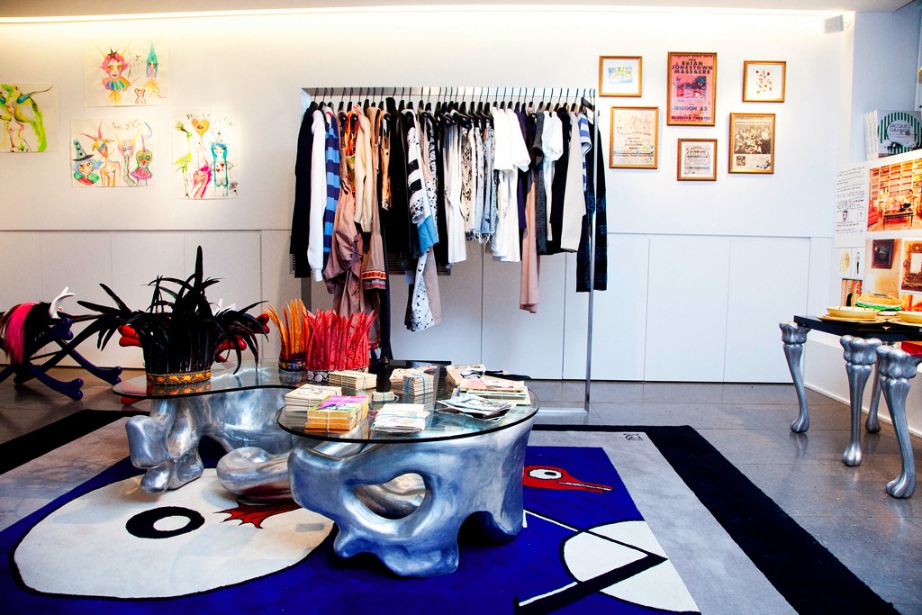 POP-UP! Colette &Chanel pop-up shop, Paris » Retail Design Blog